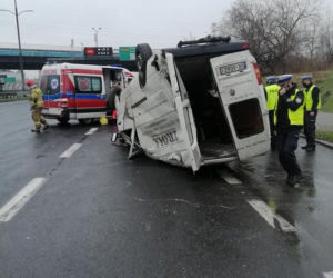 Bus DACHOWAŁ na DTŚ w Katowicach koło Mazaka. Są spore utrudnienia w ruchu [ZDJĘCIA]