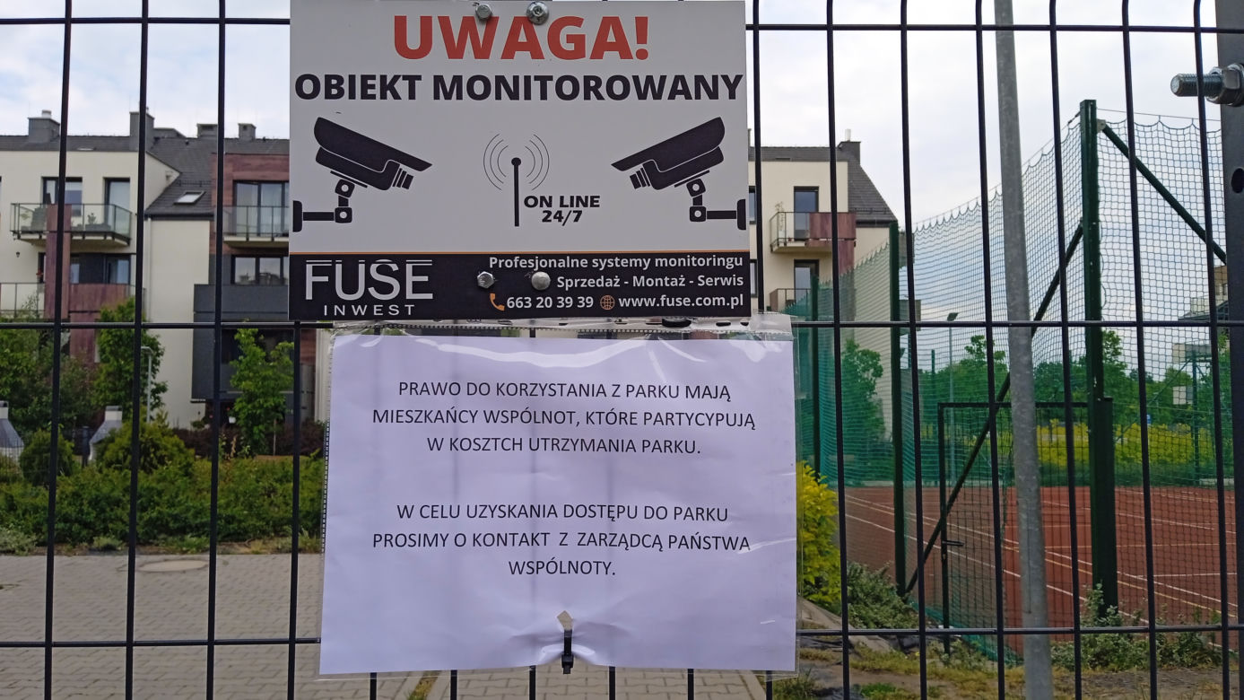 Plac zabaw na Partynicach placem niezgody. "Mój syn został wykluczony" 