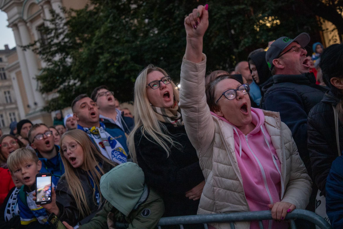 Mistrzowska feta Apatora na Rynku Staromiejskim w Toruniu
