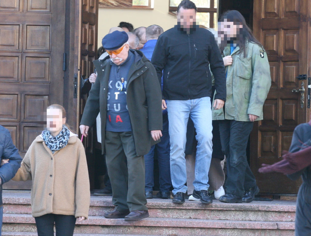 Lech Wałęsa na niedzielnej mszy