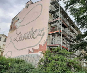 Zabytkowa kamienica z muralami w centrum Bydgoszczy będzie odnowiona