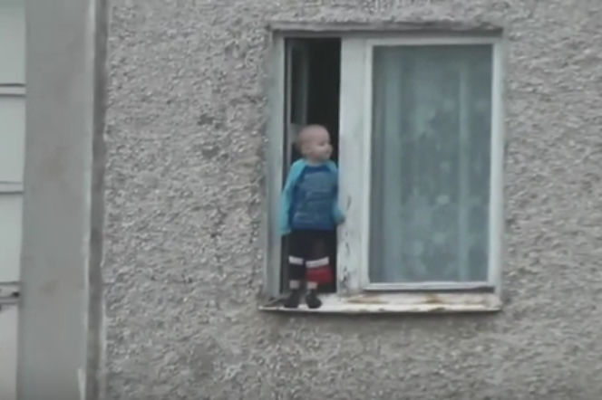 Dziecko na 8. piętrze