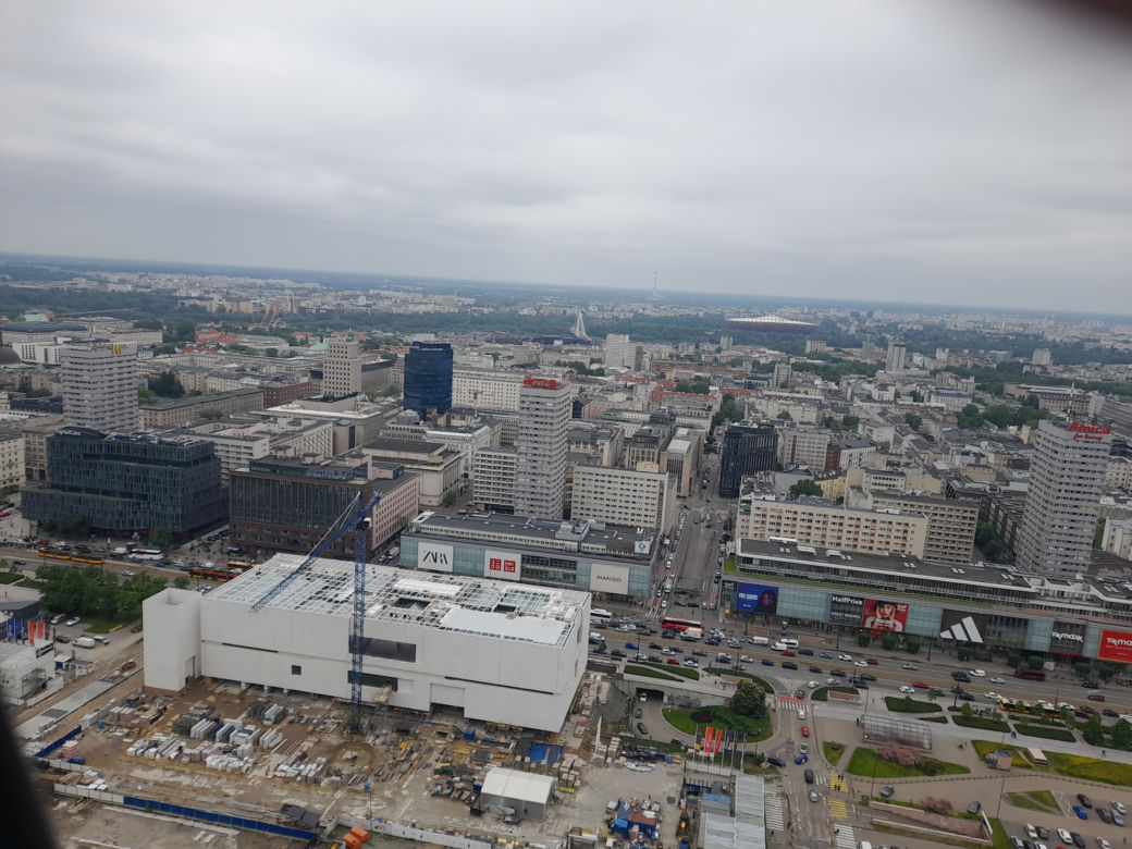 Wiceprezydent Warszawy przewodnikiem po Pałacu Kultury. Niezwykły spacer od piwnic po zegar