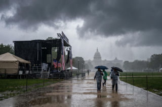 Ewakuacja National Mall w Waszyngtonie. Dlaczego przerwano obchody 250-lecia USA?