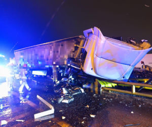 Paraliż na autostradach A1 i A4. Seria wypadków ciężarówek utrudnia dojazd do Katowic