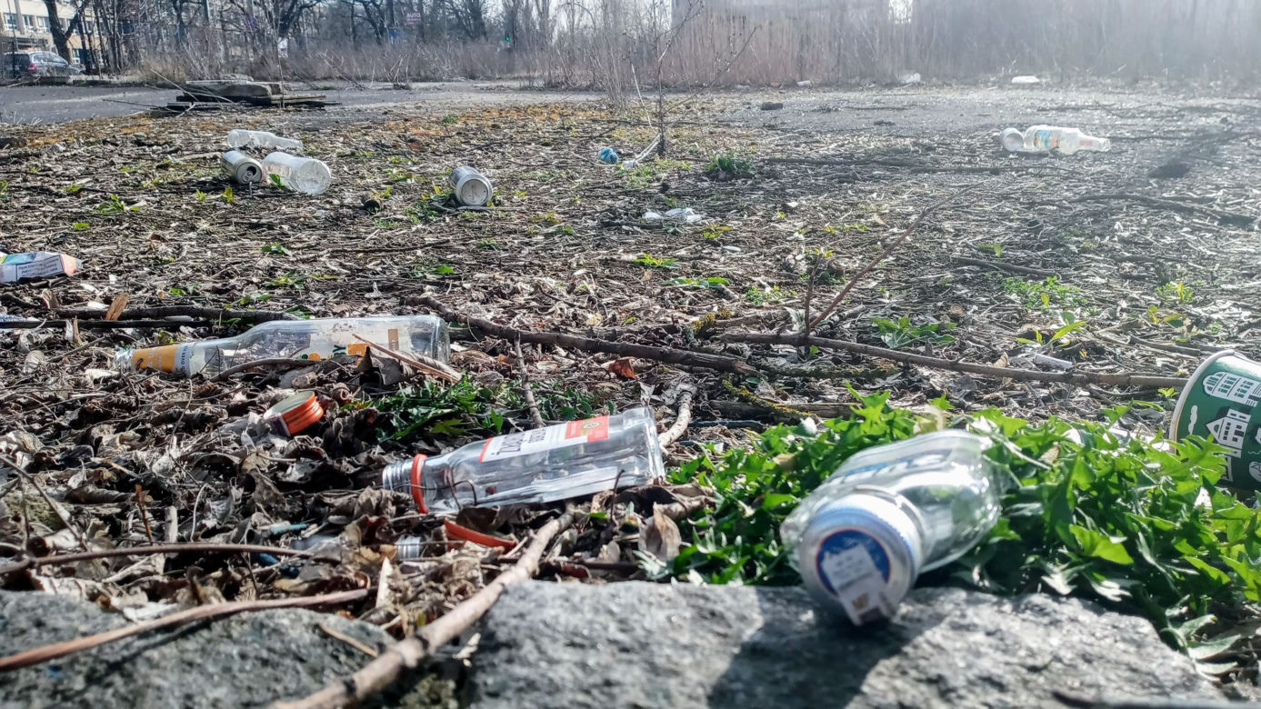 Niebezpieczny pustostan straszy w centrum Szczecina