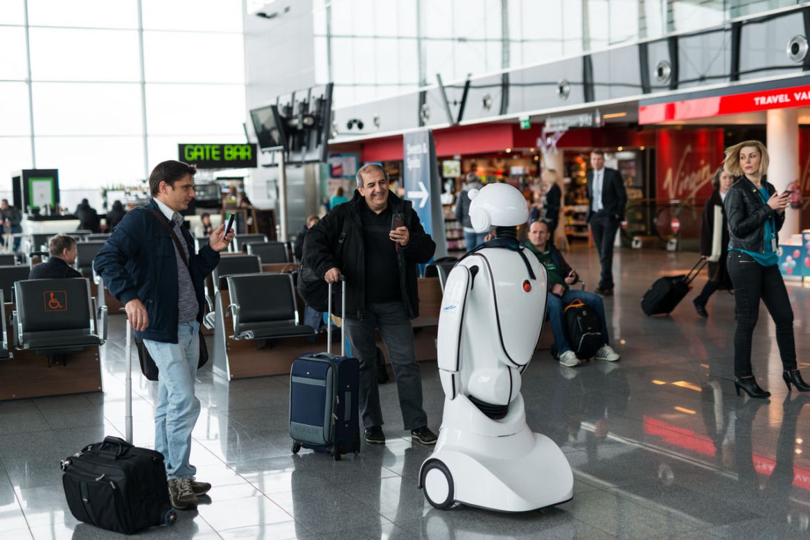 Na wrocławskim lotnisku roboty zastępują ludzi