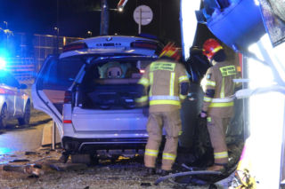 W BMW staranował przystanek. Wcześniej stracił prawo jazdy