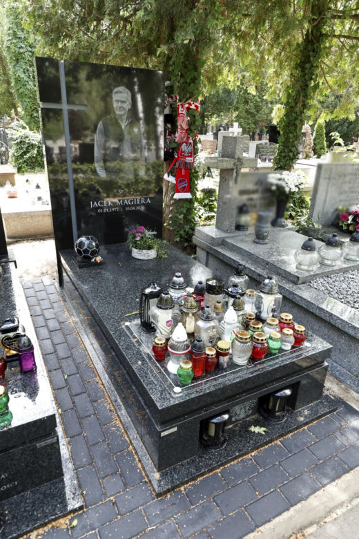Nowy grób Jacka Magiery