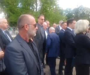 Pogrzeb Jerzego Pilcha w Kielcach. Przyjechali min. Grzegorz Turnau i Jan Nowicki	