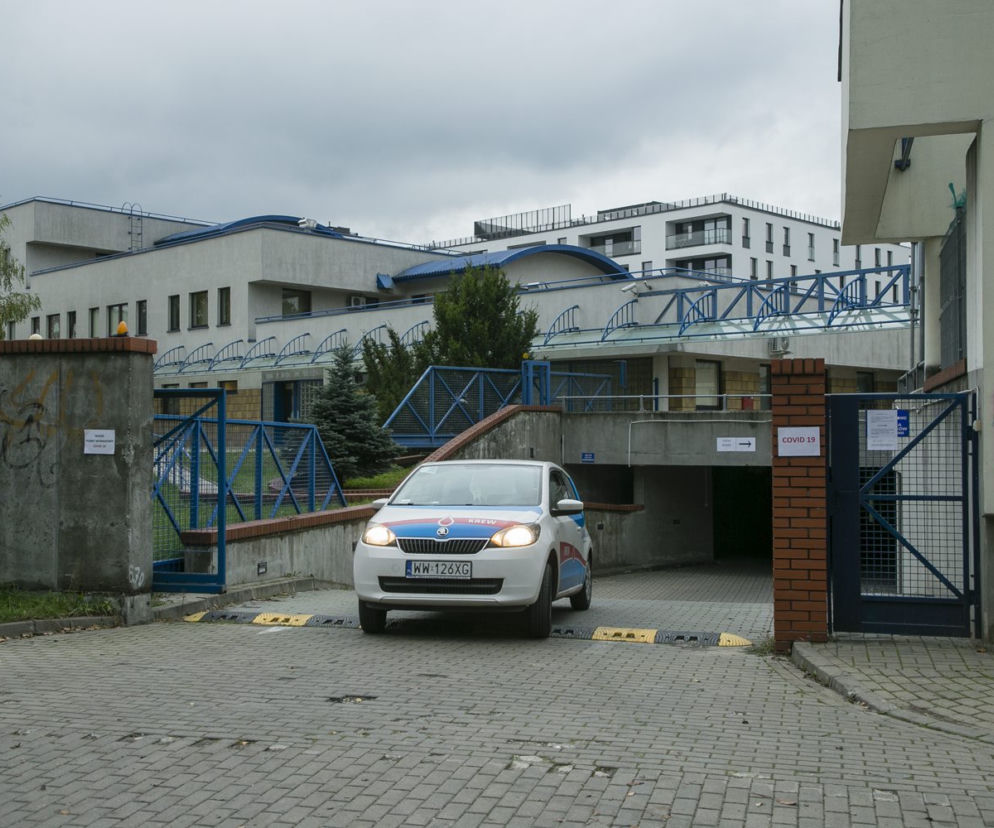 Cztery godziny czekania w kolejce na test