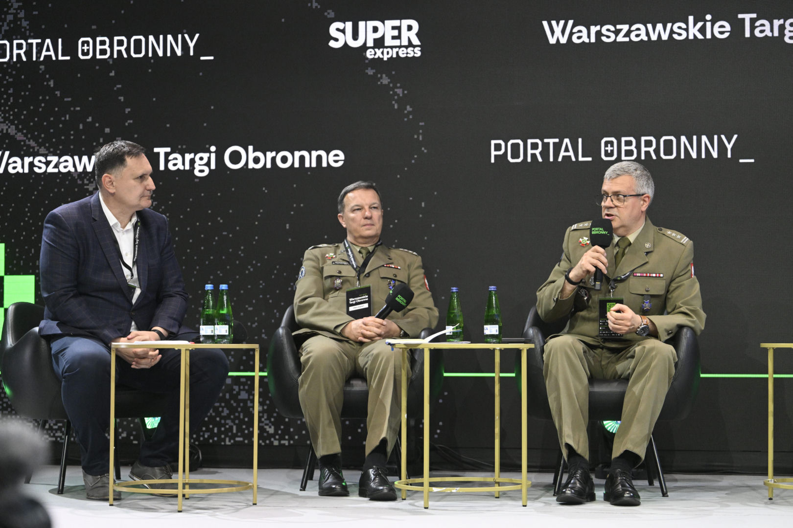 Warszawskie Targi Obronne. Scena Biała Rozmowa kontrolowana? Łączność cywilna i wojskowa a zagrożenia hybrydowe