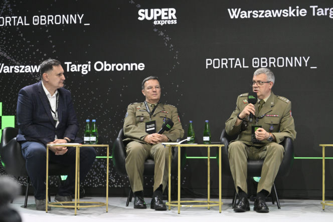 Warszawskie Targi Obronne. Scena Biała Rozmowa kontrolowana? Łączność cywilna i wojskowa a zagrożenia hybrydowe