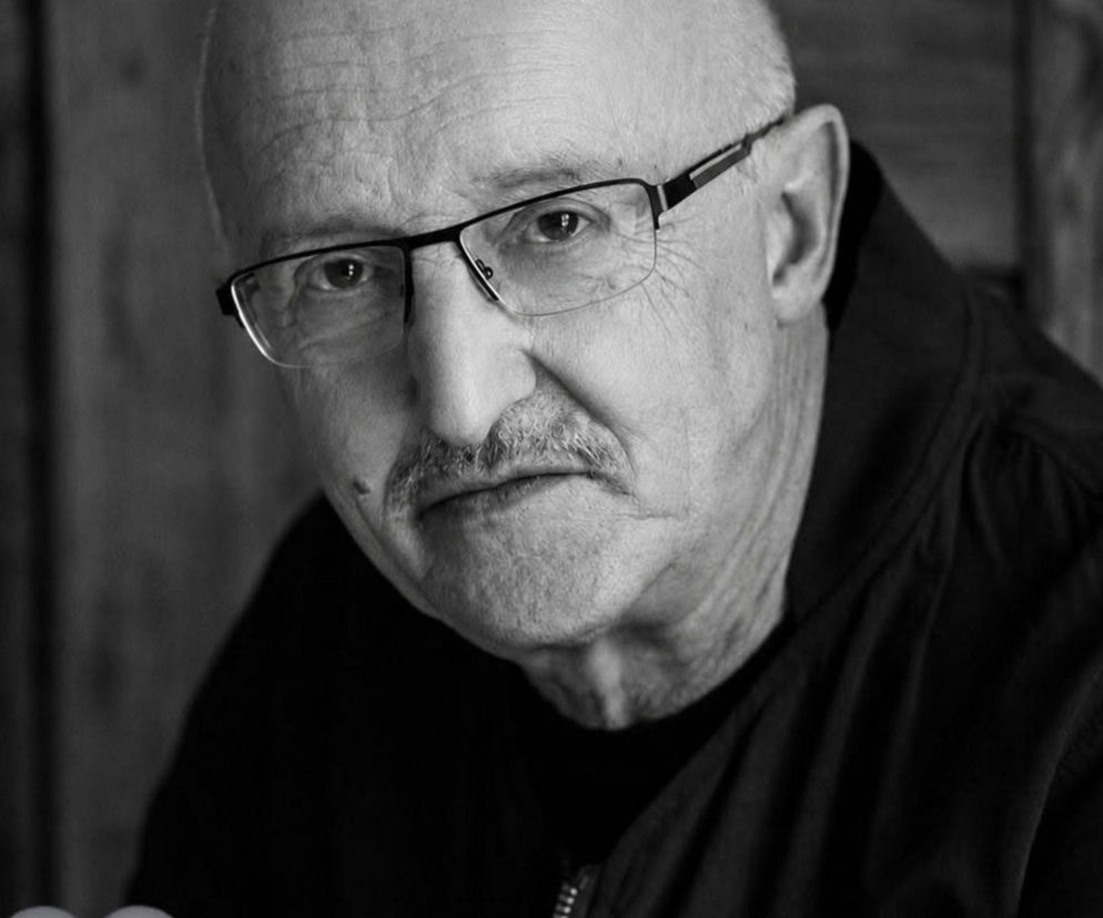 Portret Wojciecha Zielińskiego w okularach. O śmierci wybitnego kompozytora przeczytasz na SE.