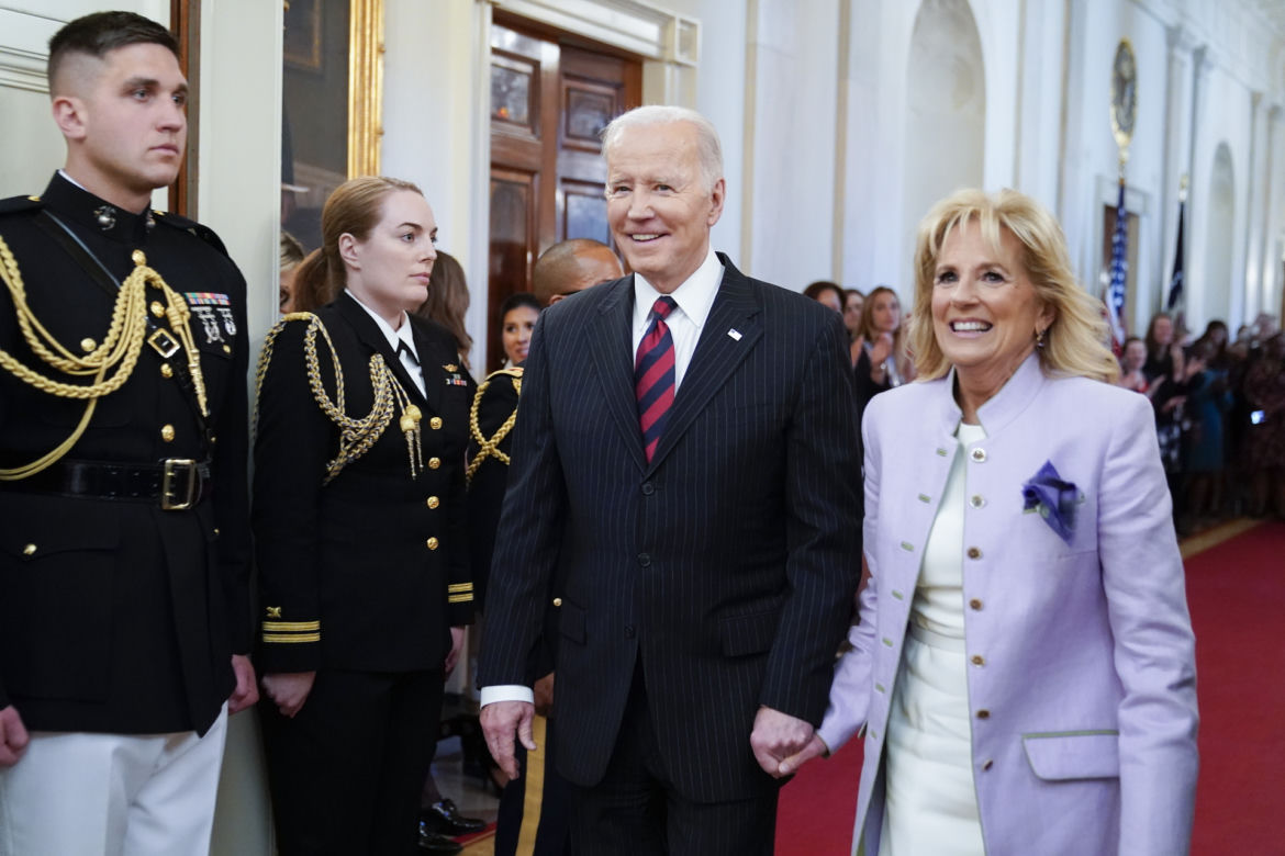 Porównanie stylu pierwszych dam: Jill Biden i Agaty Dudy. Która ubiera się lepiej?