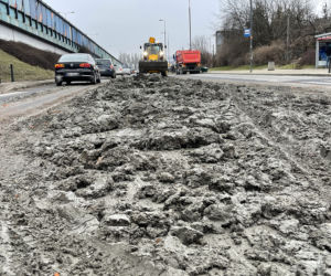 Beton zalał ulicę w Warszawie