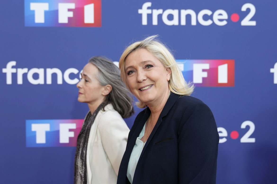 Emmanuel Macron i Marine Le Pen starli się w debacie. Kto wygra wybory?