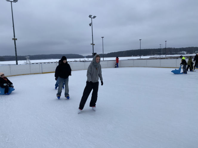 Lodowisko w Centrum Rekreacyjno-Sportowym Ukiel