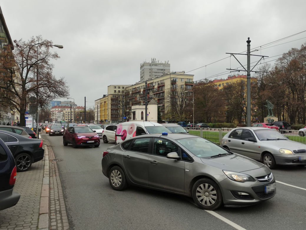 Ogromna awantura na ul. Puławskiej. Zablokowali furgonetkę antyaborcyjną 