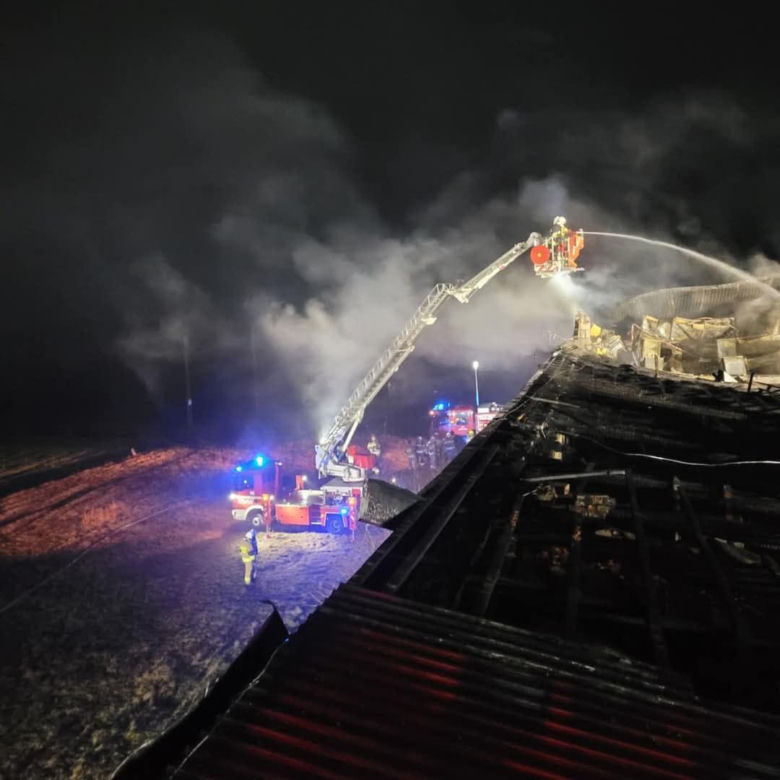 Na miejscu zdarzenia w gminie Stoczek Łukowski interweniowało w sumie 19 pojazdów ratowniczo-gaśniczych i 92 strażaków