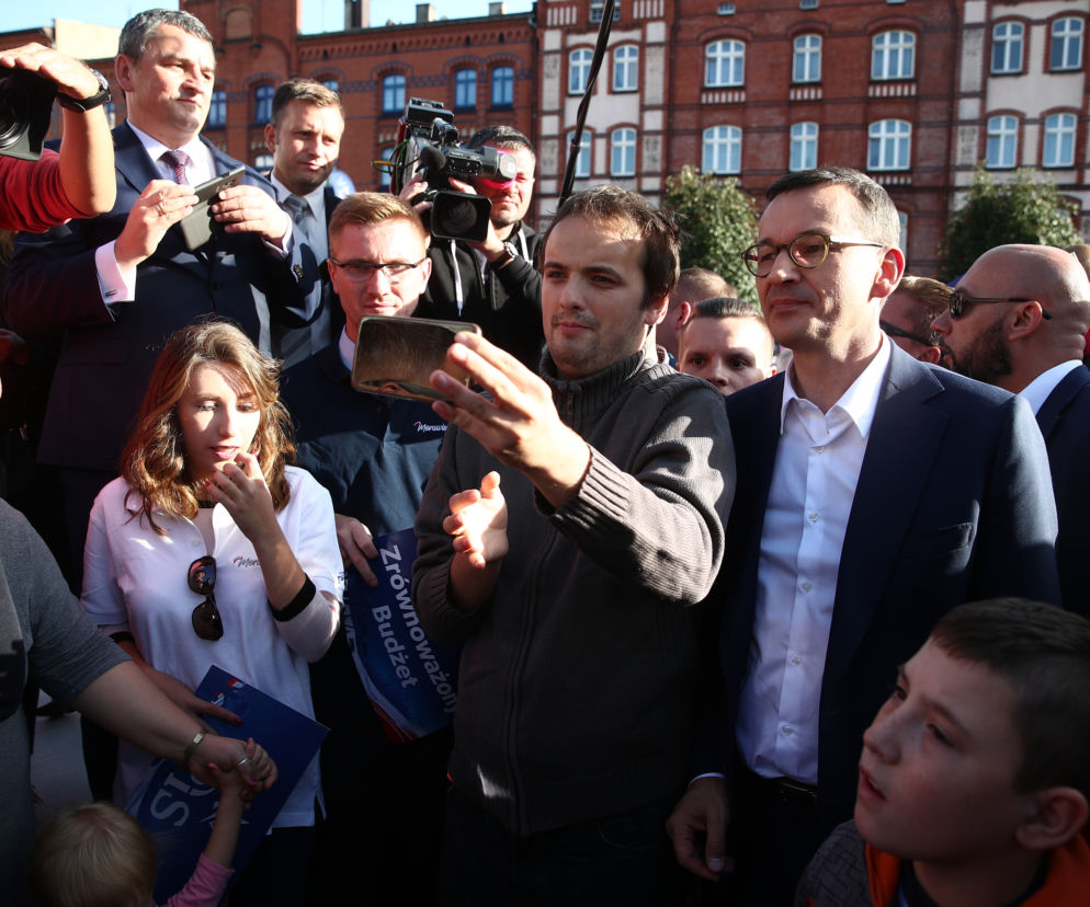 Premier Mateusz Morawiecki przemawia do zgromadzonych