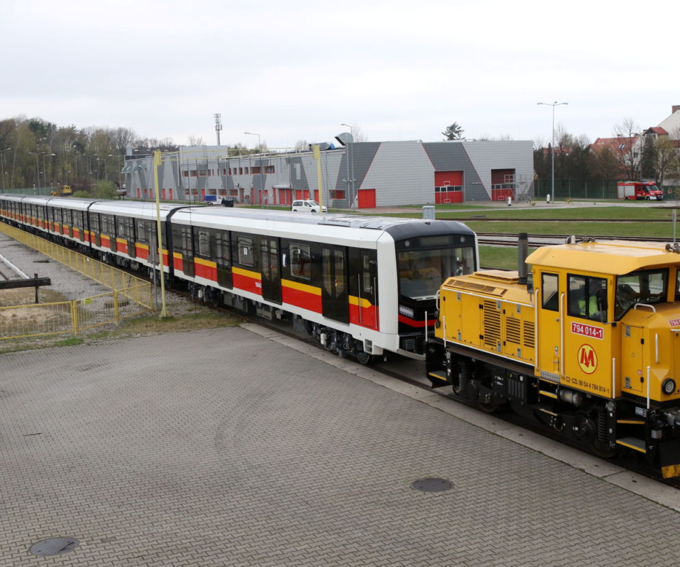 Powitaliśmy nowy pociąg metra. Skoda Varsovia jest już w Warszawie
