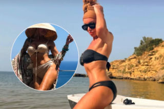 Brązowa Minge wystawiła opaloną nogę. Ale wszyscy i tak patrzą wyżej! 59-latka miała na sobie tylko skąpe bikini