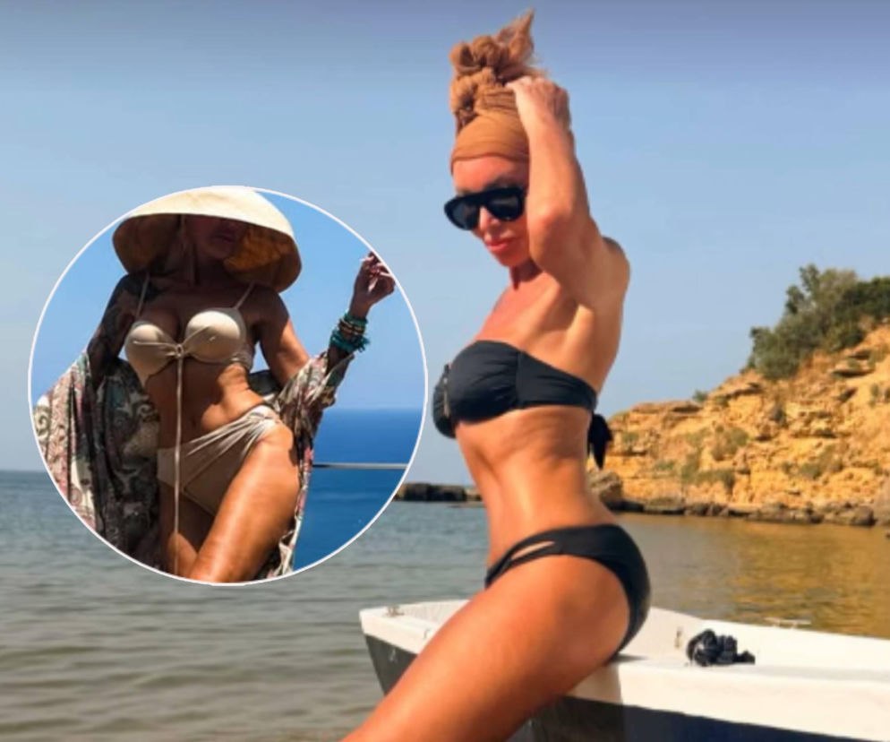 Ewa Minge w czarnym bikini na łodzi. Na miniaturze w jasnym stroju kąpielowym. O projektantce przeczytasz na SE.
