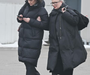 Krystyna Janda kurzy w aucie