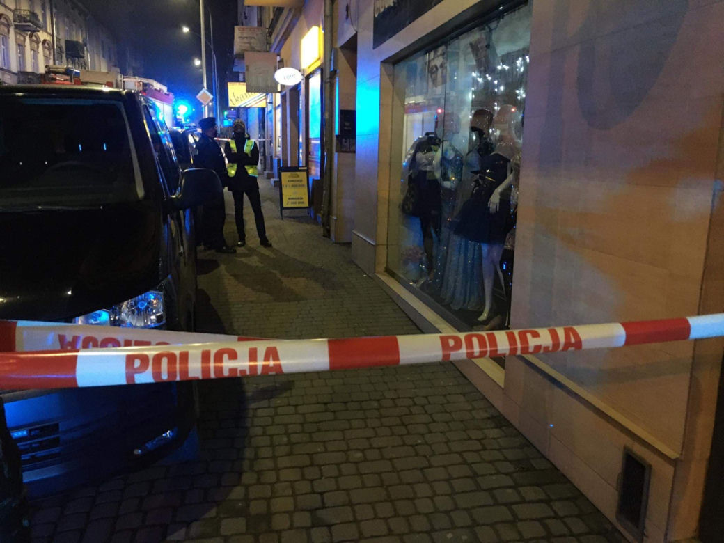Przemyśl: Ojciec nie chce wypuścić małego synka, z którym zabarykadował się w mieszkaniu