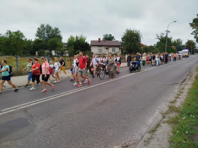 Siedleccy pielgrzymi są już w drodze na Jasną Górę. 46. pielgrzymka piesza z Siedlec do Częstochowy wyruszyła 2 sierpnia