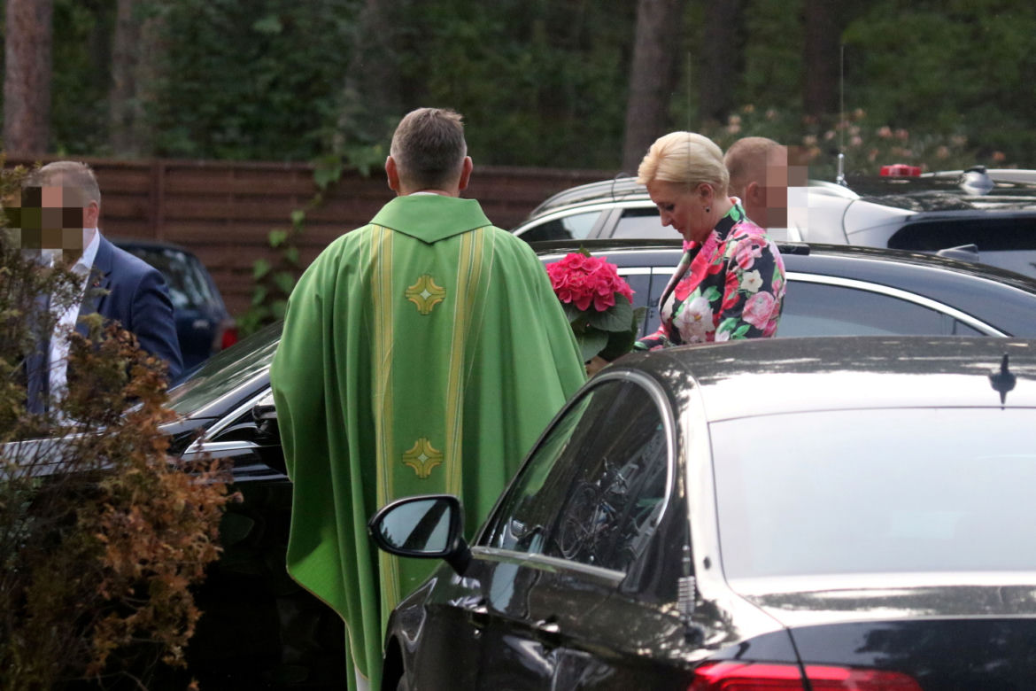 Agata Duda i Andrzej Duda w kościele w Juracie 