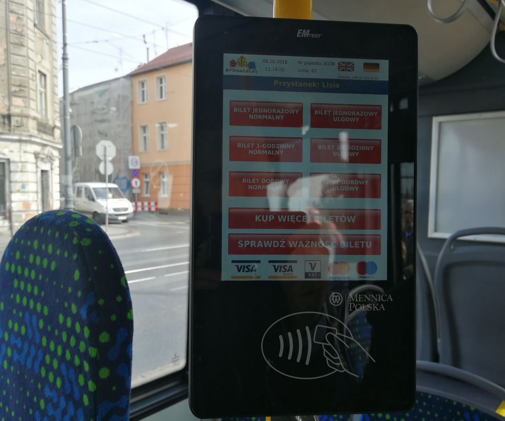 Od jutra za bilet w autobusie zapłacisz kartą. Pierwsze biletomaty już działają!