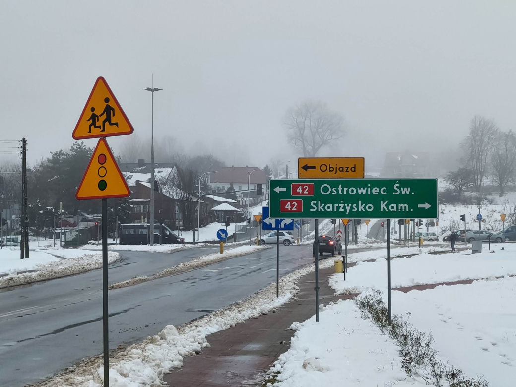 Zamykają ulicę Moniuszki. Przed nami kolejny etap budowy ronda