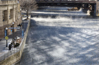 Chaos pogodowy w USA. Śnieżyce, setki odwołanych lotów i stan wyjątkowy