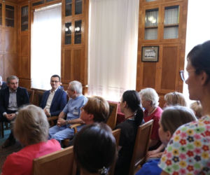Premier Morawiecki u sześcioraczków z Krakowa