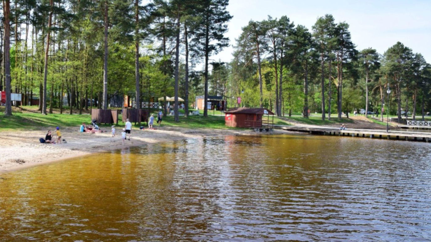 plaża miejska w Augustowie nad jeziorem Necko
