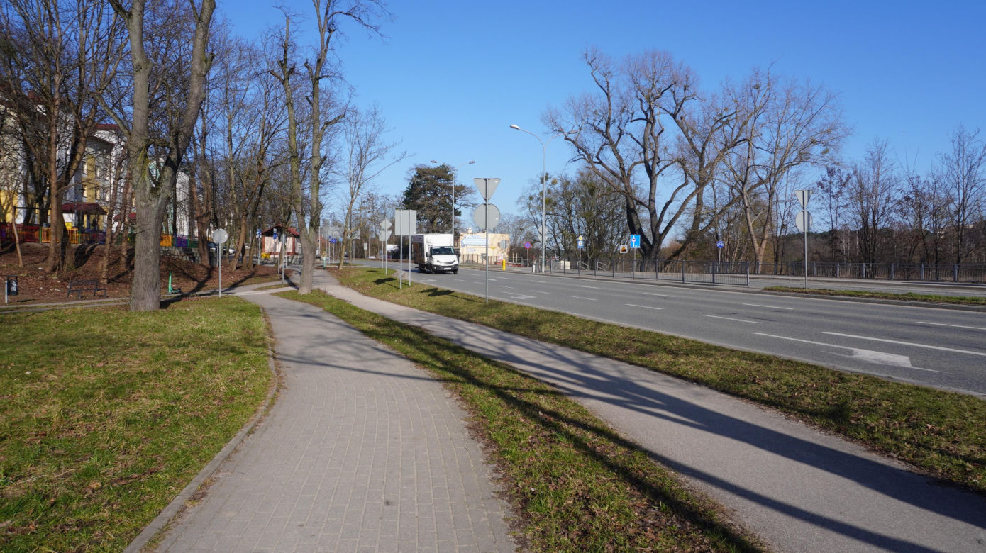 To najdłuższa ulica w Olsztynie. Przebiega aż przez trzy osiedla. Zaskakujące, ile ma metrów!