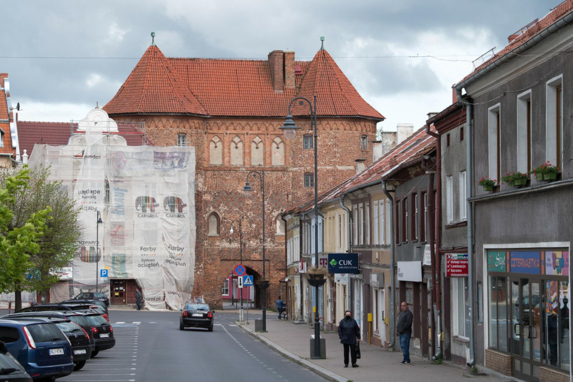   To miasto ma najładniejszy rynek w woj. warmińsko-mazurskim. Zobacz, co mówi AI