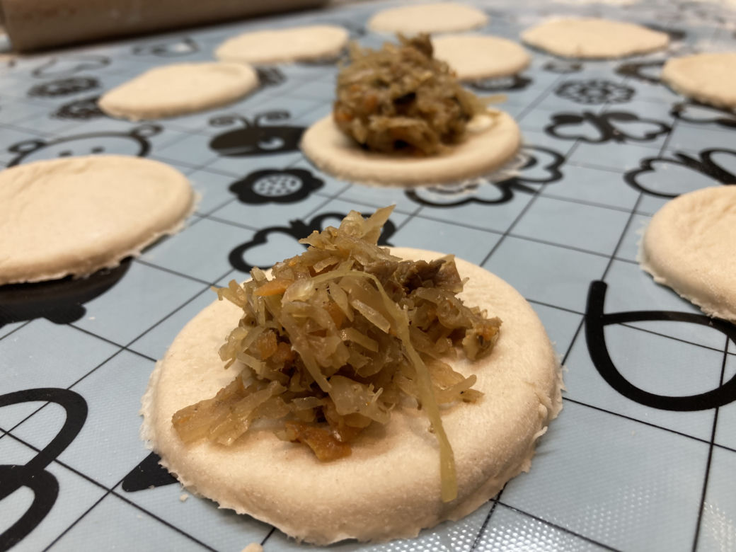pierogi z kapusta i grzybami