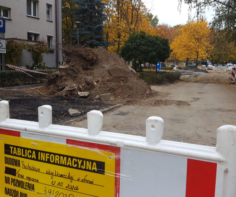Rozkopy na osiedlu Przyjaźni w Lesznie. Będa nowe parkingi na ul. Niemieckiej