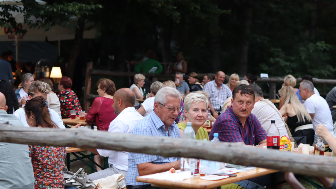 Wirują warkocze i wstążeczki. Tak bawili się lublinianie na potańcówce w skansenie!