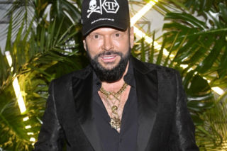 Krzysztof Rutkowski deklaruje się jako osoba wierząca. Tyle daje do koperty księdzu po kolędzie