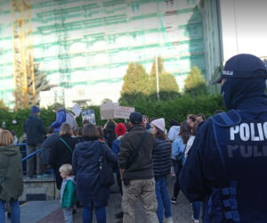 Warszawa: Trwa protest w obronie uchodźców