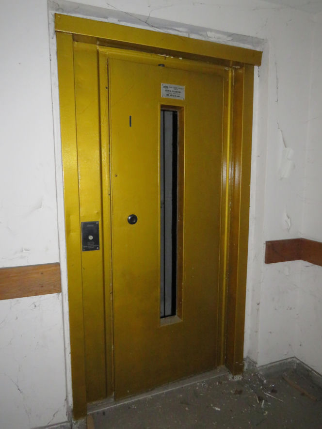 Wnętrze Szpiegowa w Warszawie