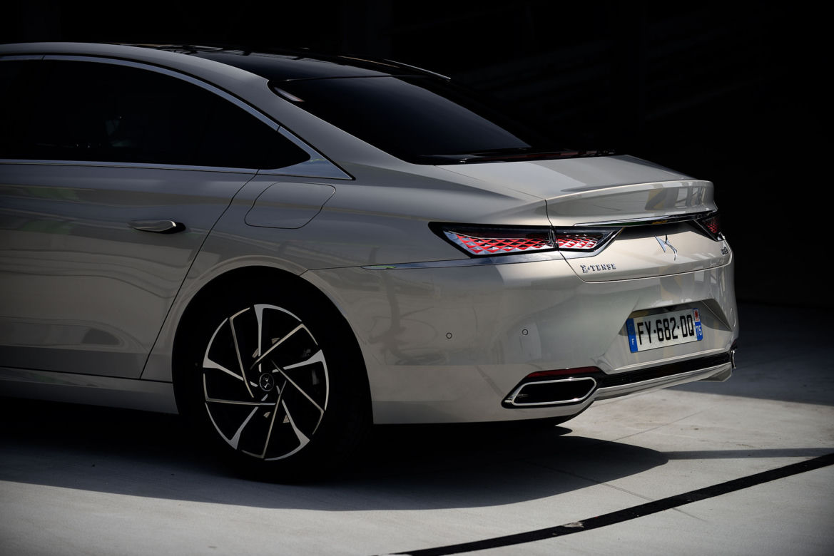 DS 9 E-Tense 225 AT8 Rivoli+