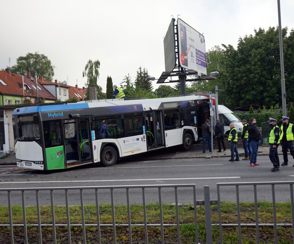 WYPADEK AUTOBUSU