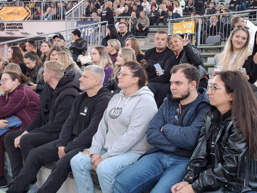 PGS Rock Festival na Kadzielni. Tłumy fanów śpiewały z LemON-em i Ewą Farną