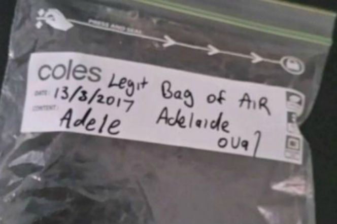 Torba z powietrzem z koncertu Adele na aukcji internetowej