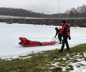 Symulacja akcji ratunkowej na zbiorniku Korzeń w Skrzyszowie